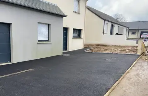 parement de pierres Bazouges la Pérouse-3